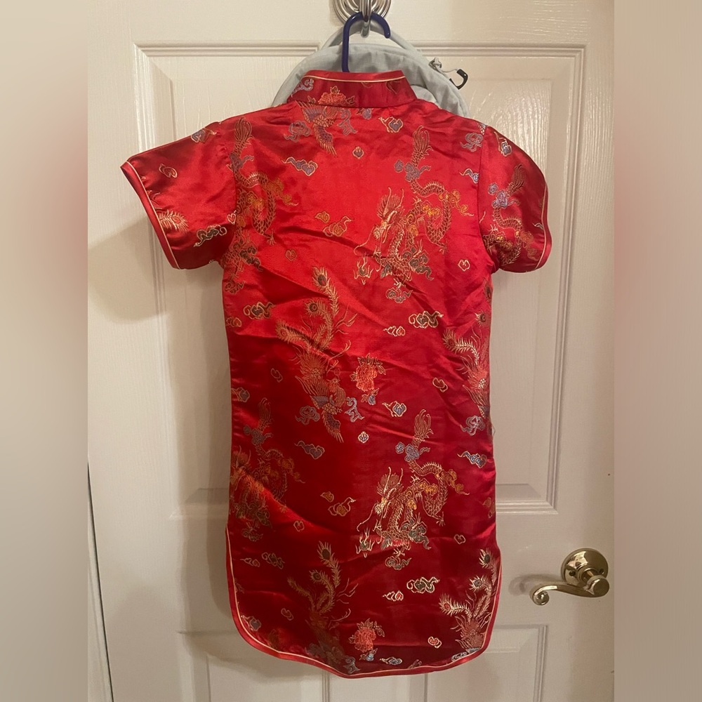Red girls Chinese traditional dress/outfit